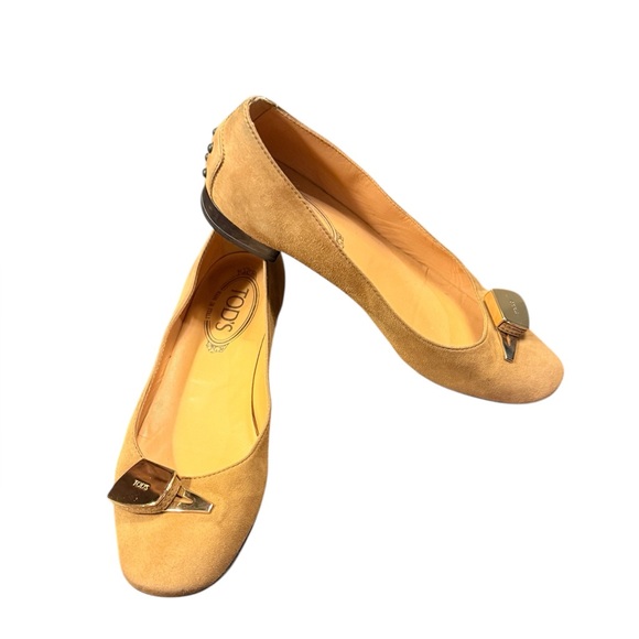 Tod's Camel Suede Leather Driving Loafers with Gold Accent Size 6.5 MSRP $750